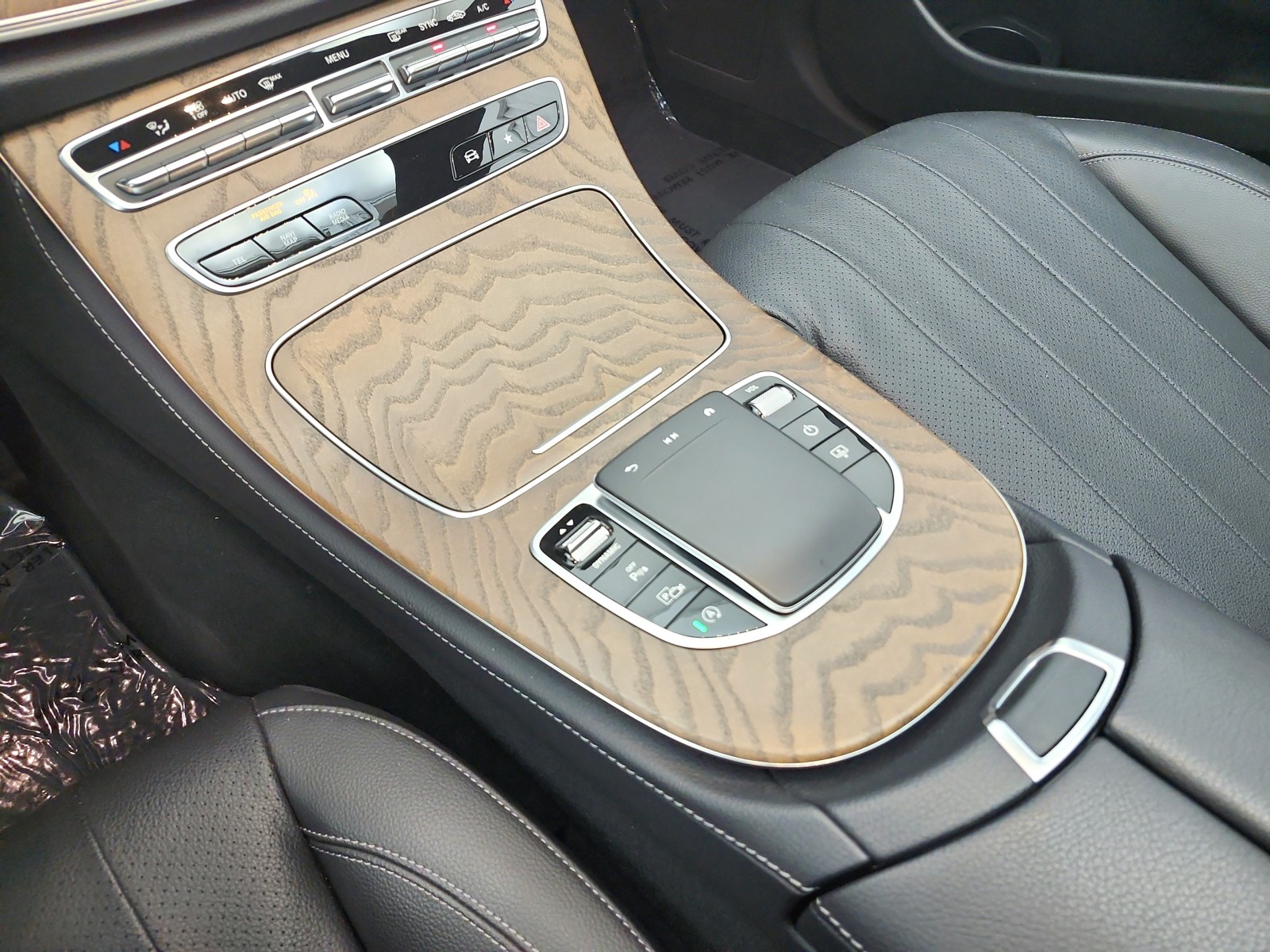 Used 2022 Black Mercedes-Benz E 450 4MATIC® Sedan image 14