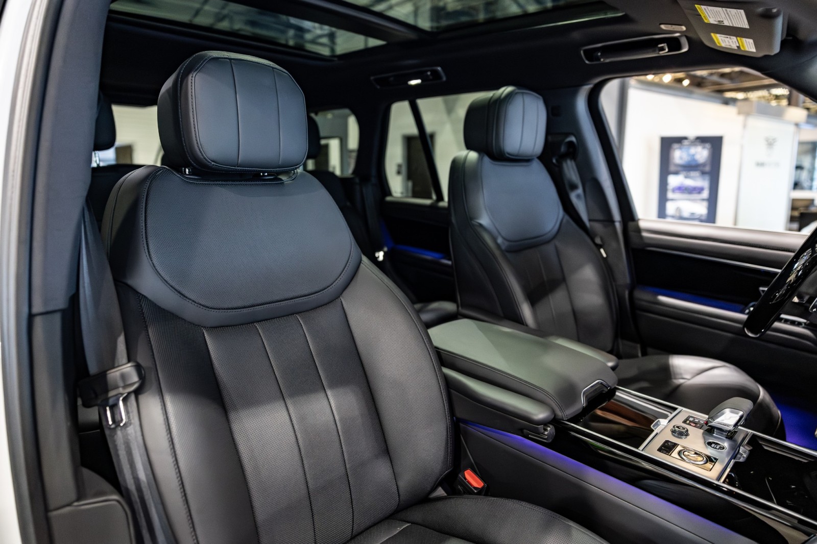 Used Car 2023 Land Rover Range Rover  Se - $140,310 Msrp - 23 Inch Wheels - Black Contrast Roof - One Owner For Sale Under $120,000 In Boerne, Texas