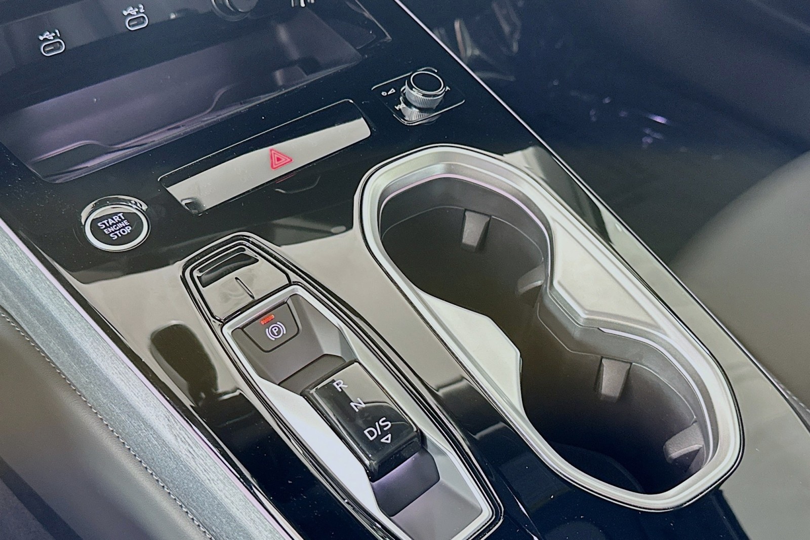 New 2026 Daytona Gray Pearl Effect Audi Premium Plus image 7