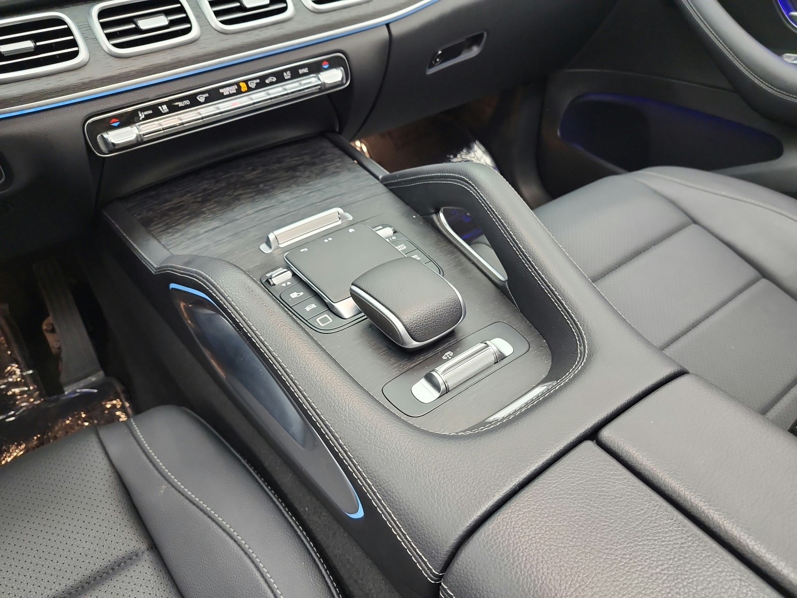 Certified Used 2025 Polar White Mercedes-Benz GLS 450 4MATIC® SUV image 15