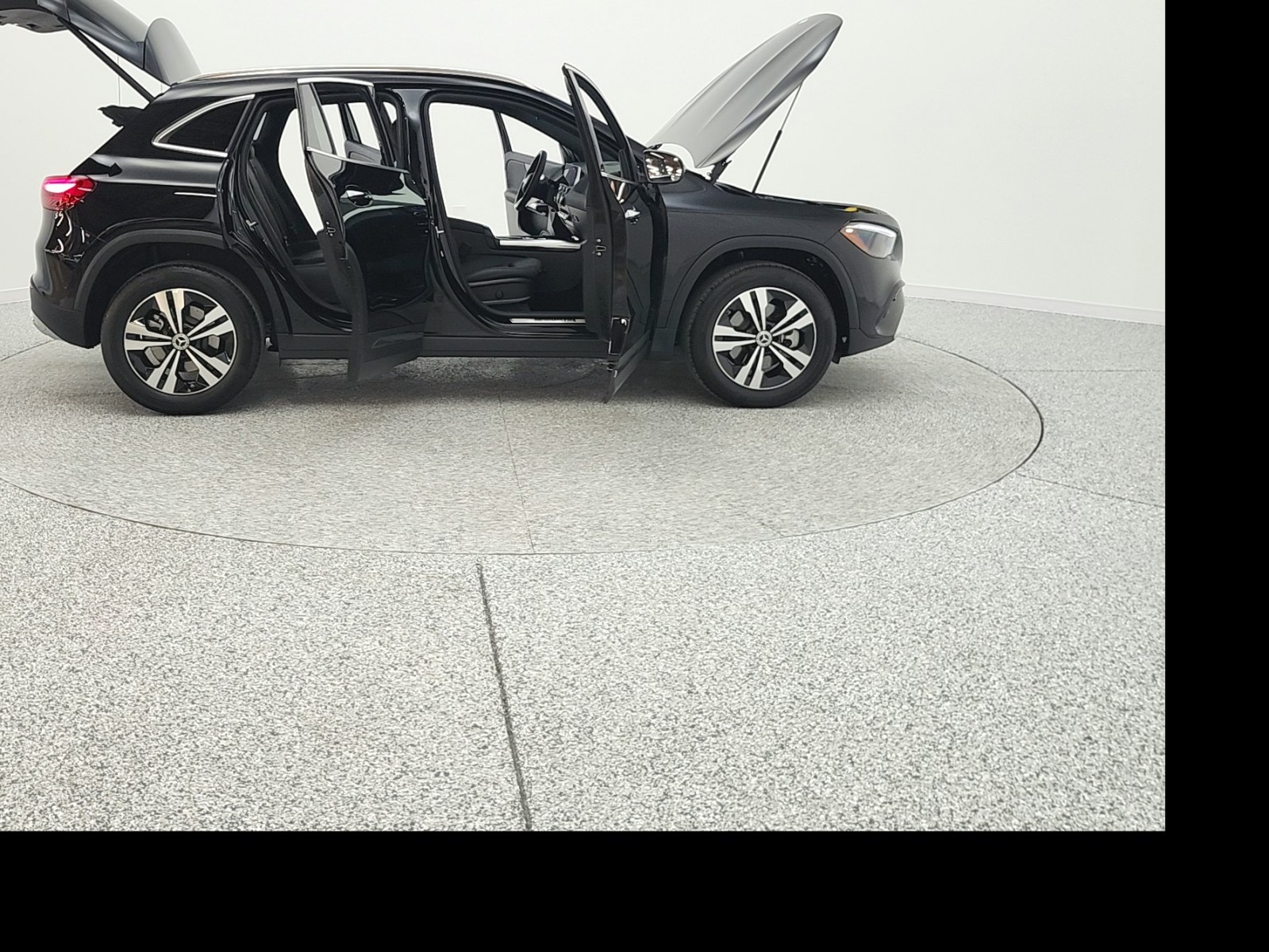 Certified Used 2025 Night Black Mercedes-Benz GLA 250 SUV image 4