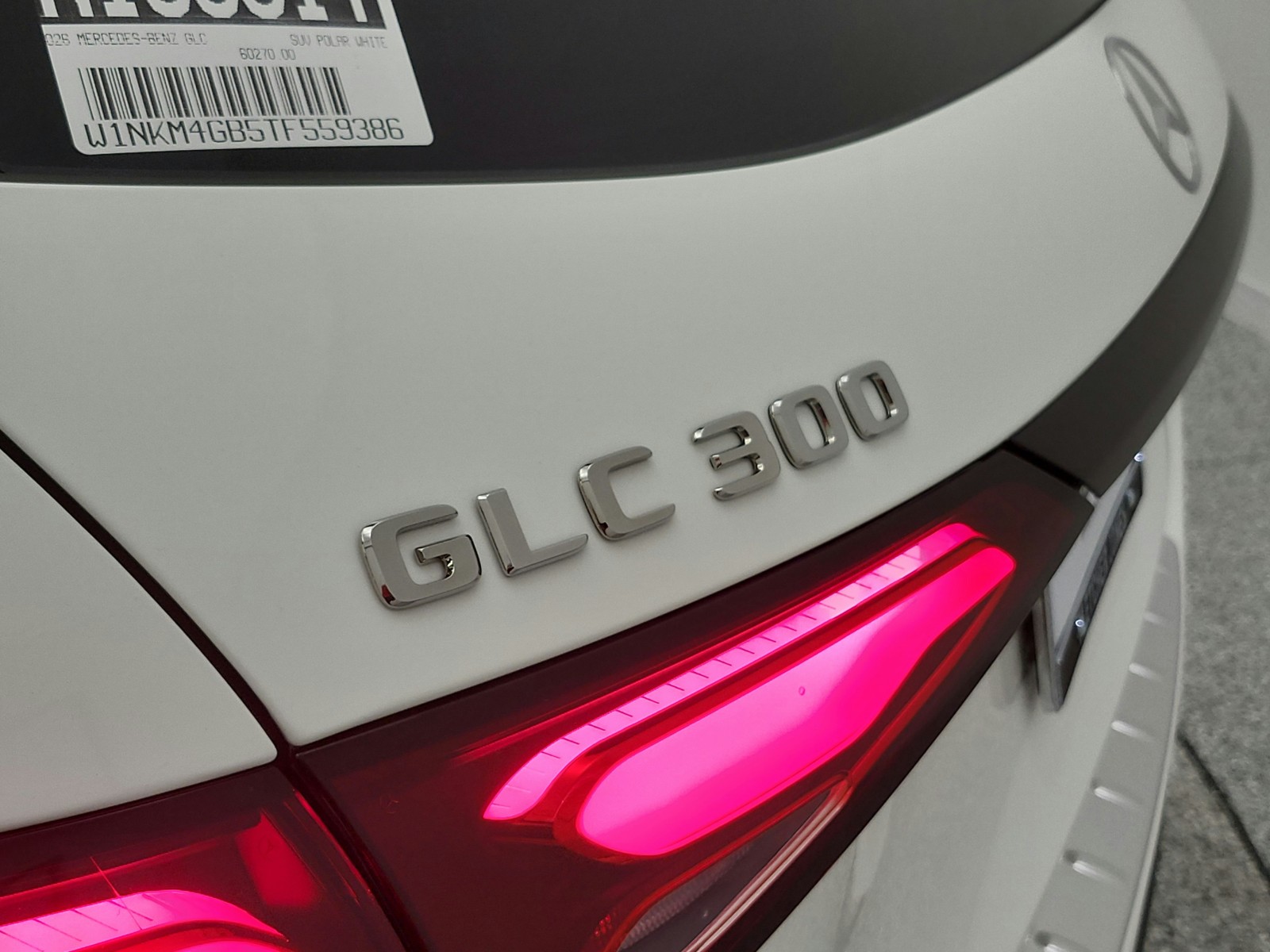 New 2026 Polar White Mercedes-Benz GLC 300 SUV image 17