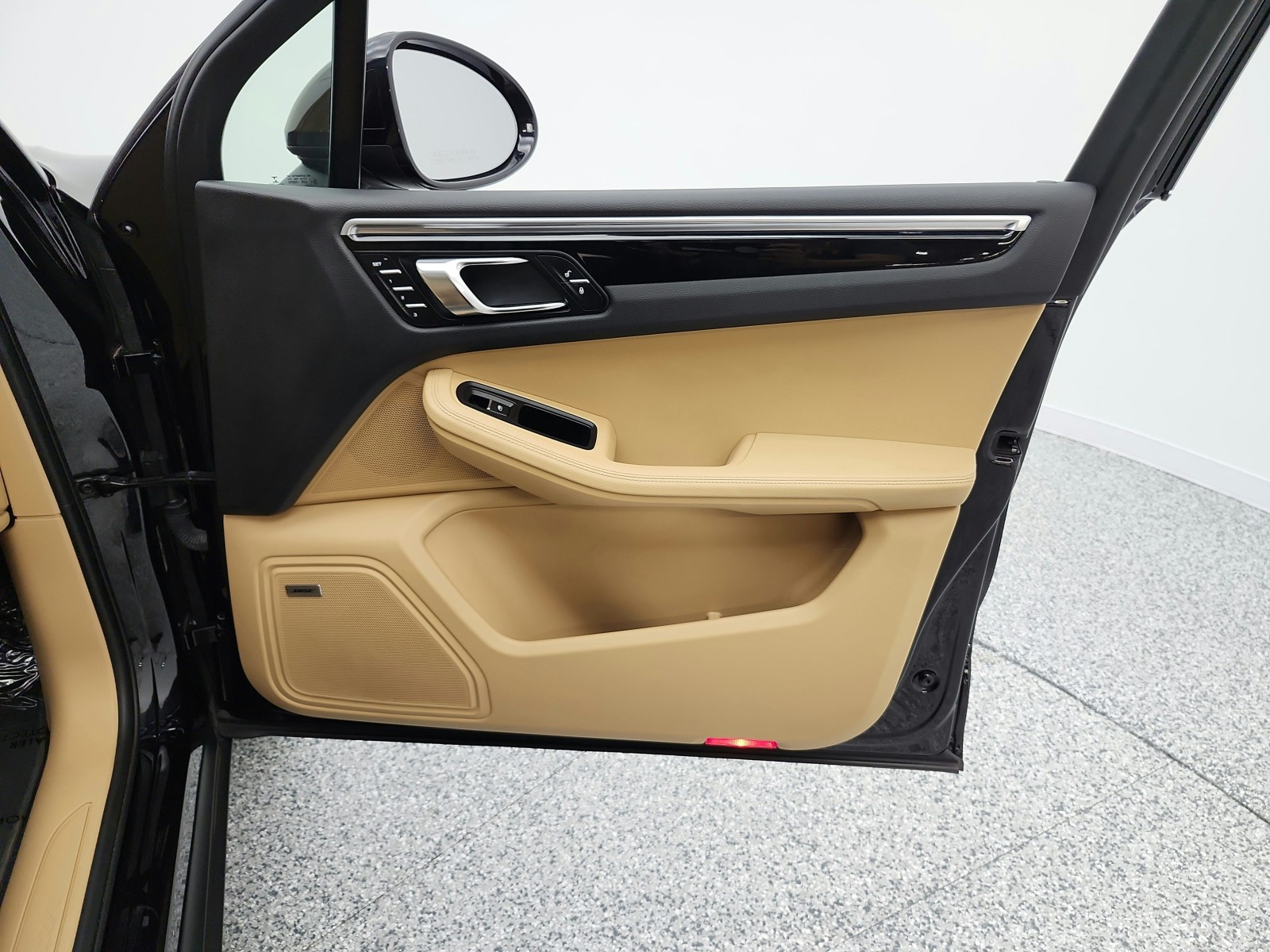 Used 2018 Jet Black Metallic Porsche  image 27