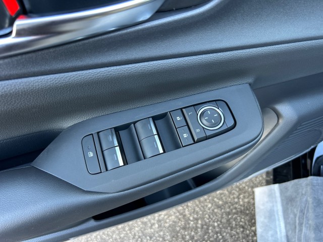 ToyotaPrius Plug-In Hybrid12