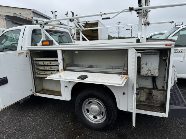 2015 Ford F-350 4x4 Service Body w Ladder Racks XL in ,