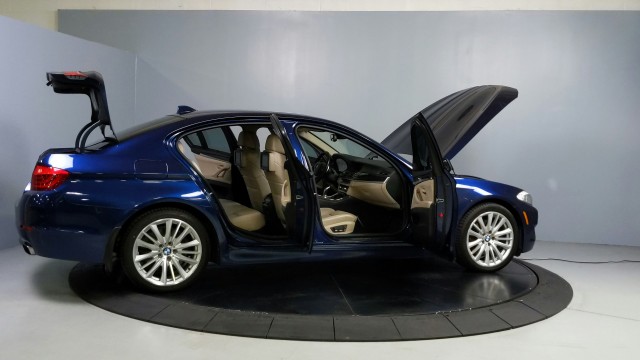 2011 BMW 5 Series 550i 15