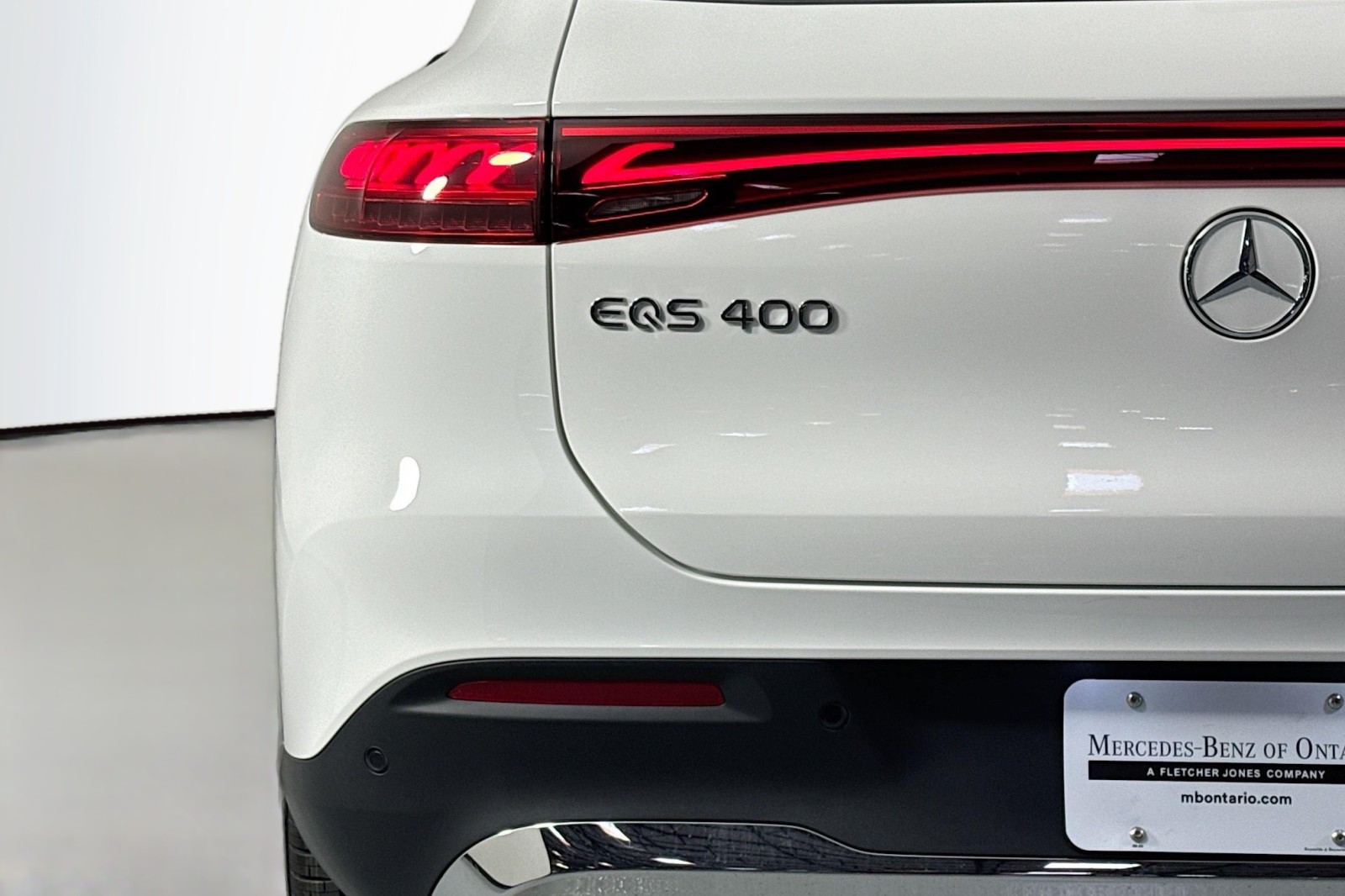 New 2026 Polar White Mercedes-Benz EQS 400 4MATIC® SUV image 14