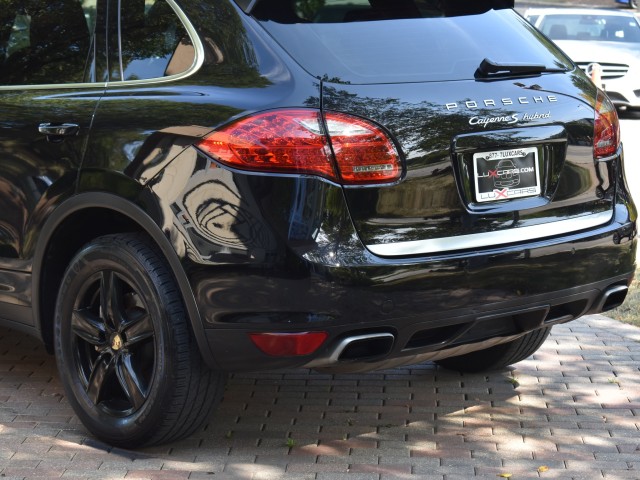 2012 Porsche Cayenne Navi Leather Moonroof Carbon Fiber Interior Pkg. Bi Xenon Bose Front Cooled Seats Park Assist 10