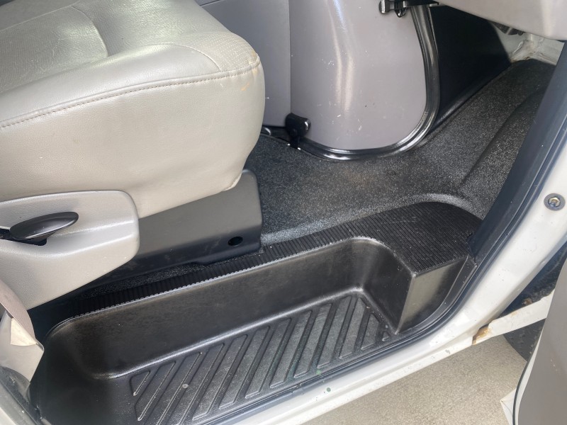 2000 Ford Econoline Cargo Van LOW MILES 68,046 in , 