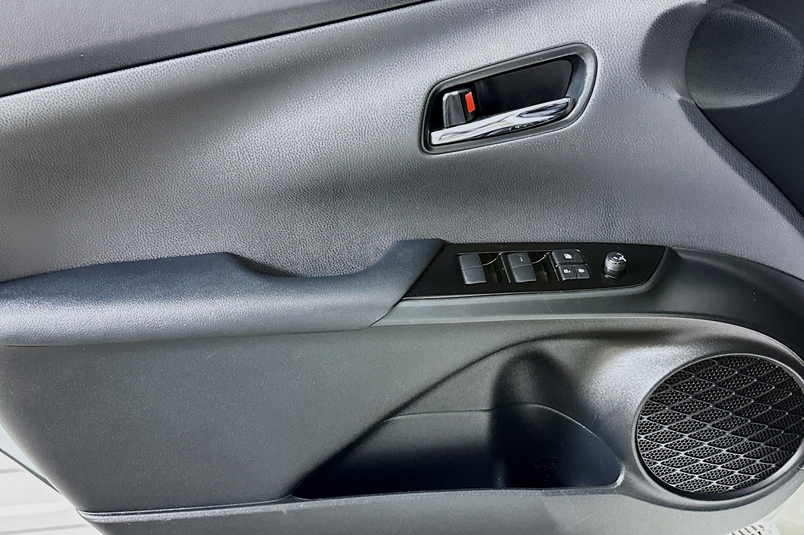 Used 2022 White Toyota Nightshade image 21