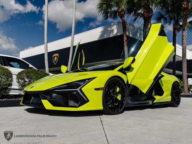 Lamborghini Revuelto
