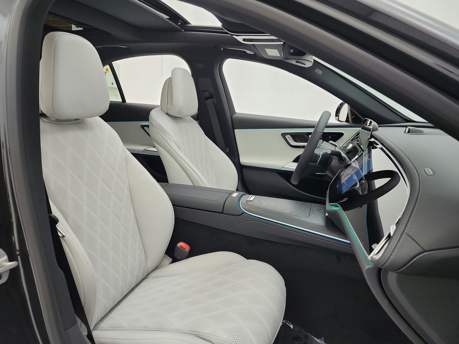 New 2026 Graphite Grey Metallic Mercedes-Benz E 350 RWD Sedan image 15