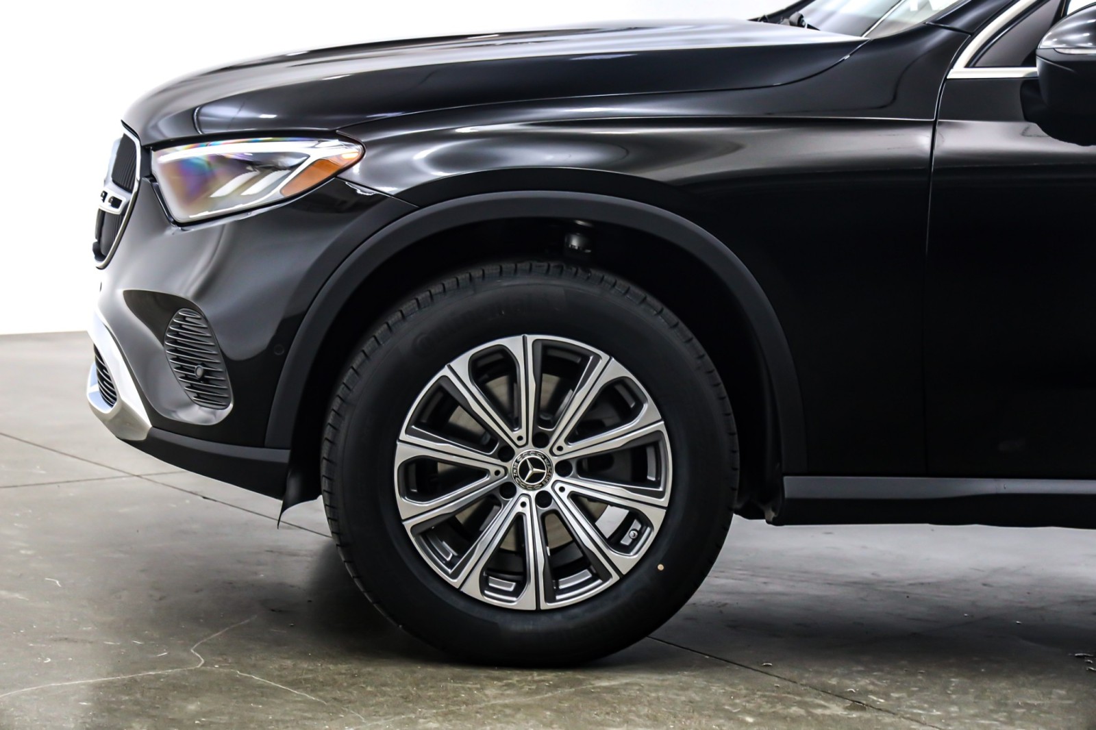 New 2026 Black Mercedes-Benz GLC 300 image 10