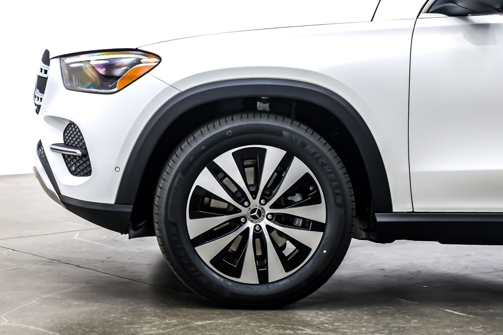 New 2026 Polar White Mercedes-Benz GLE 350 image 10