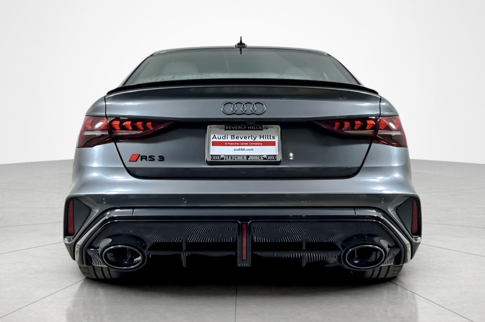 New 2026 Daytona Gray Pearl Effect Audi quattro image 5