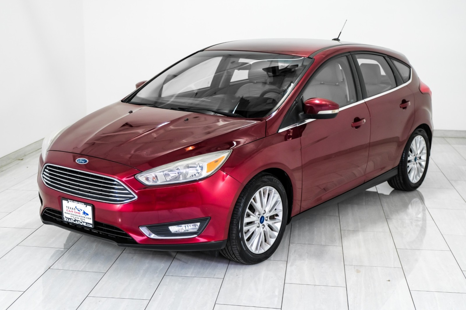 2016 Ford Focus TITANIUM HATCH AUTOMATIC LEATHER HEATED SEATS REAR 7