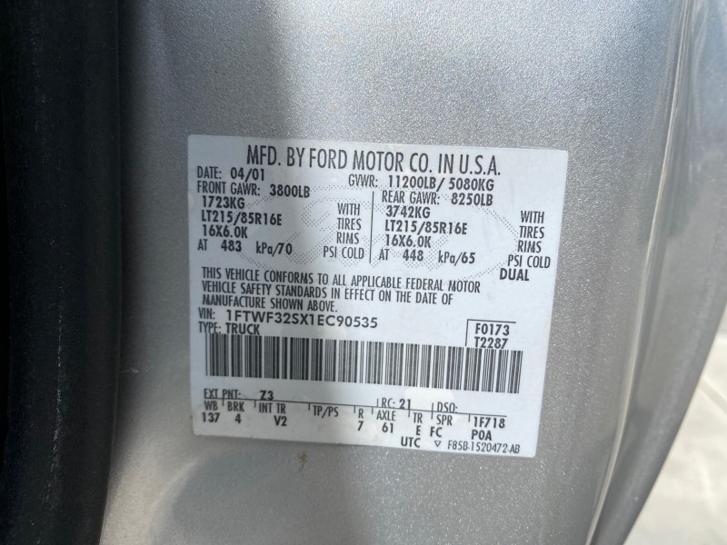 2001 Ford Super Duty F-350 DRW XL 1 OWNER LOW MILES 14,269 in , 