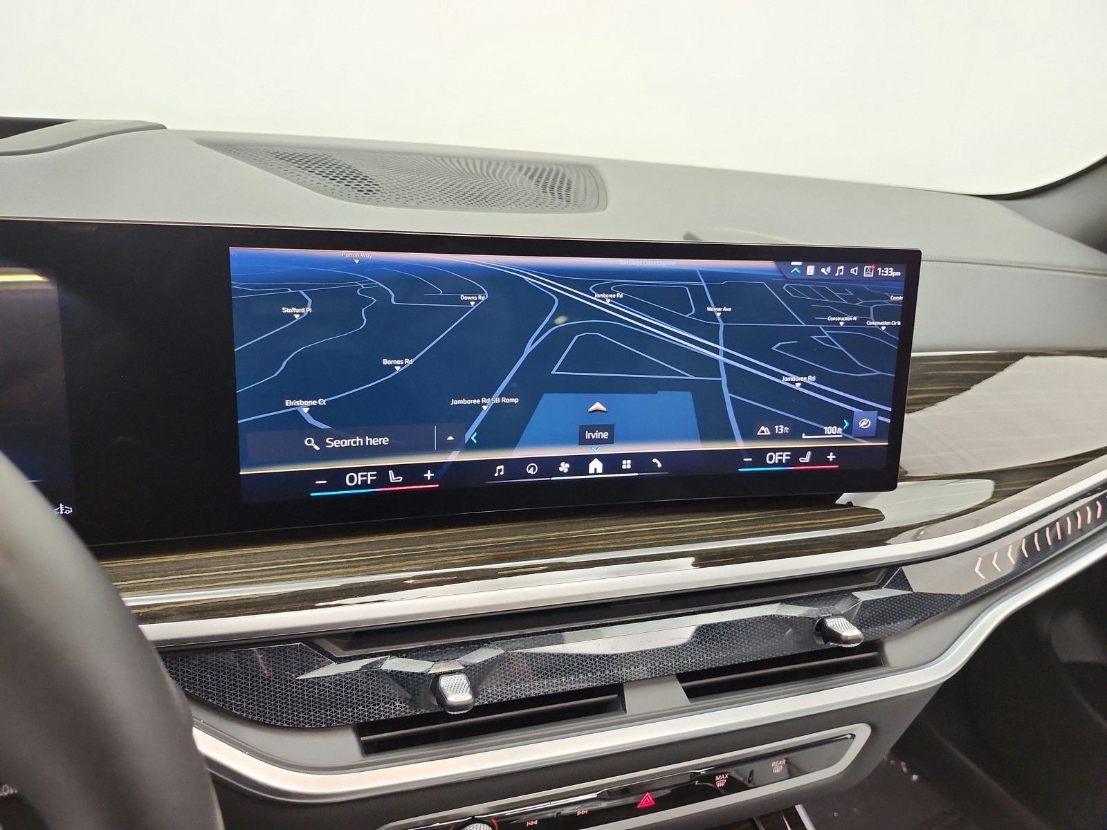 Used 2024 Alpine White BMW sDrive40i Sports Activity Vehicle image 14