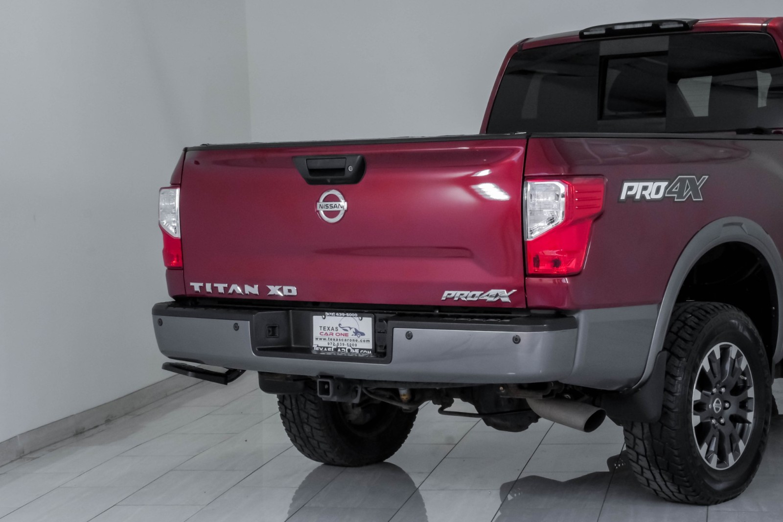 2017 Nissan Titan XD PRO-4X EXTENDED CAB 4WD AUTOMATIC BLIND SPOT ASSIS 11