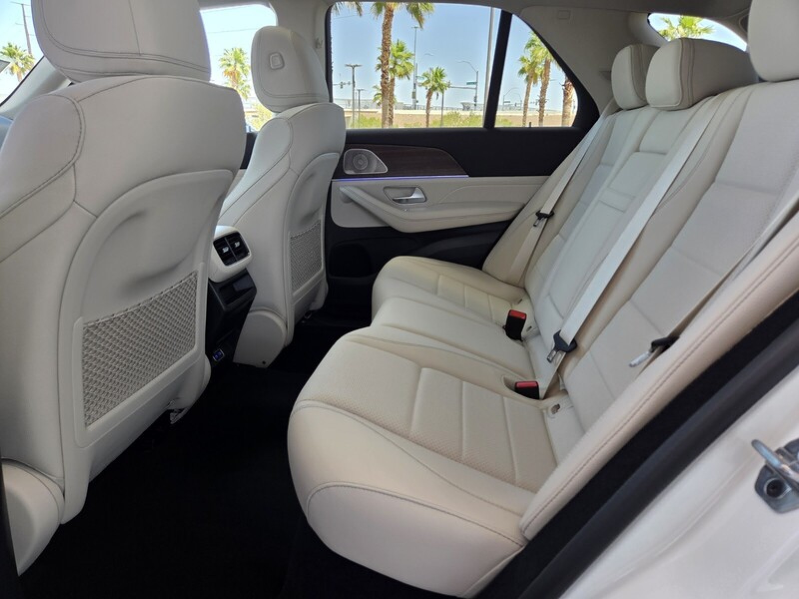New 2026 Polar White Mercedes-Benz GLE 450 4MATIC® SUV image 13