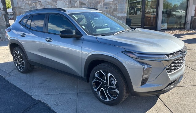 Gray 2026 Chevrolet Trax RS with 2RS FWD SUV / Crossover Front-Wheel Drive Automatic