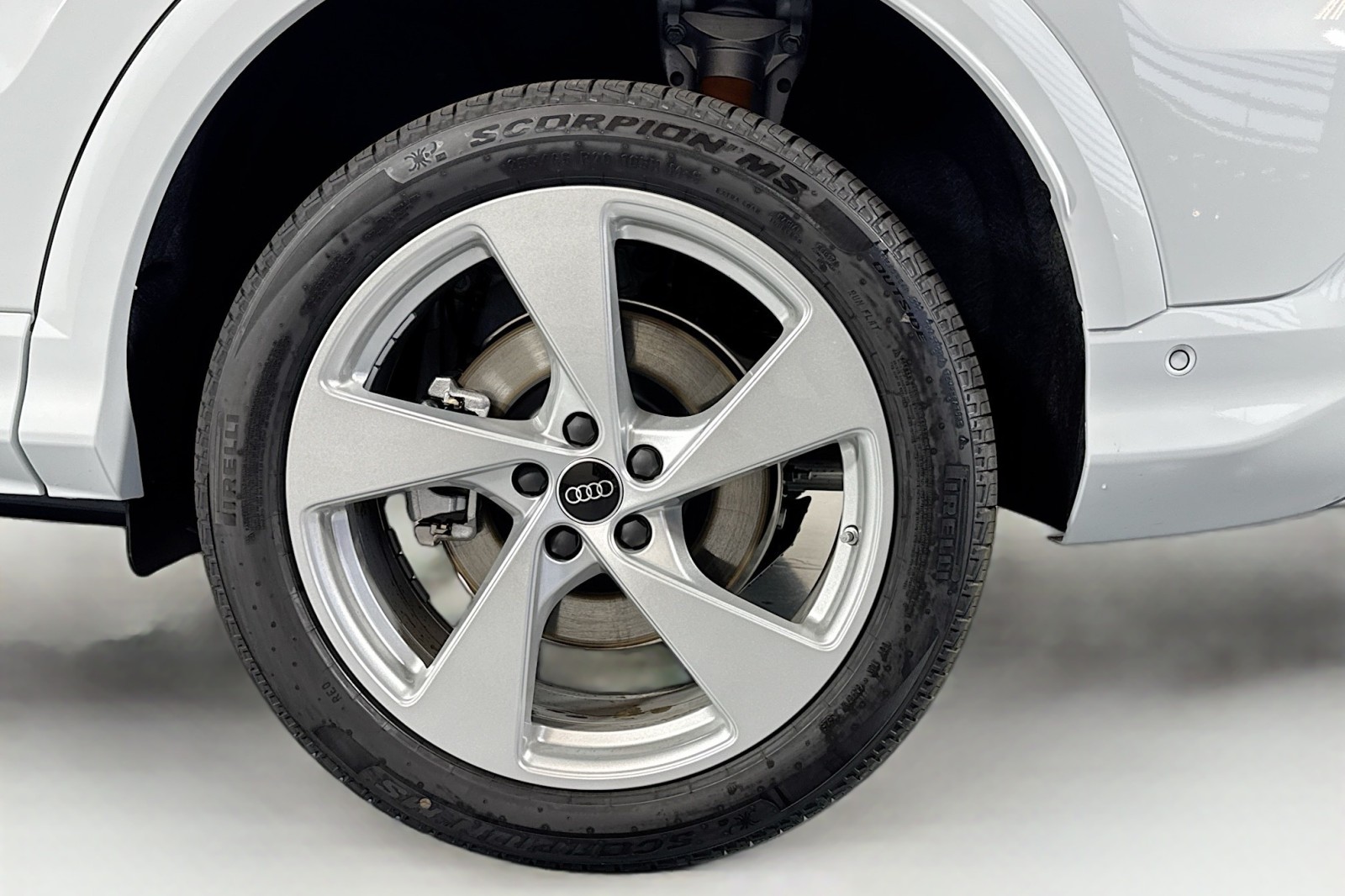 New 2025 Glacier White Metallic Audi Premium Plus 2.0 TFSI quattro image 28