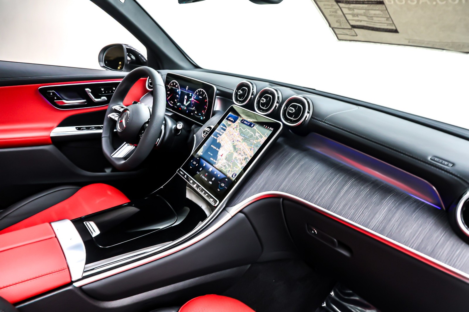 New 2026 Polar White Mercedes-Benz GLC 300 image 5