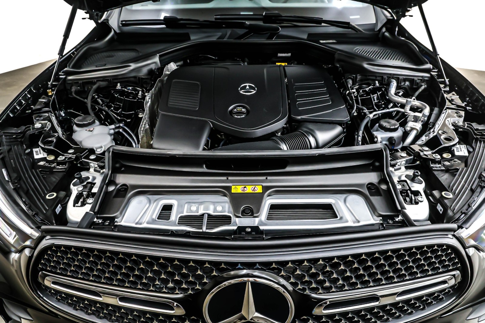New 2026 Black Mercedes-Benz GLC 300 image 12