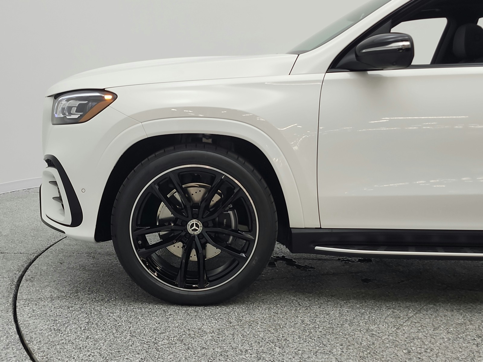 New 2026 Polar White Mercedes-Benz GLS 450 image 17