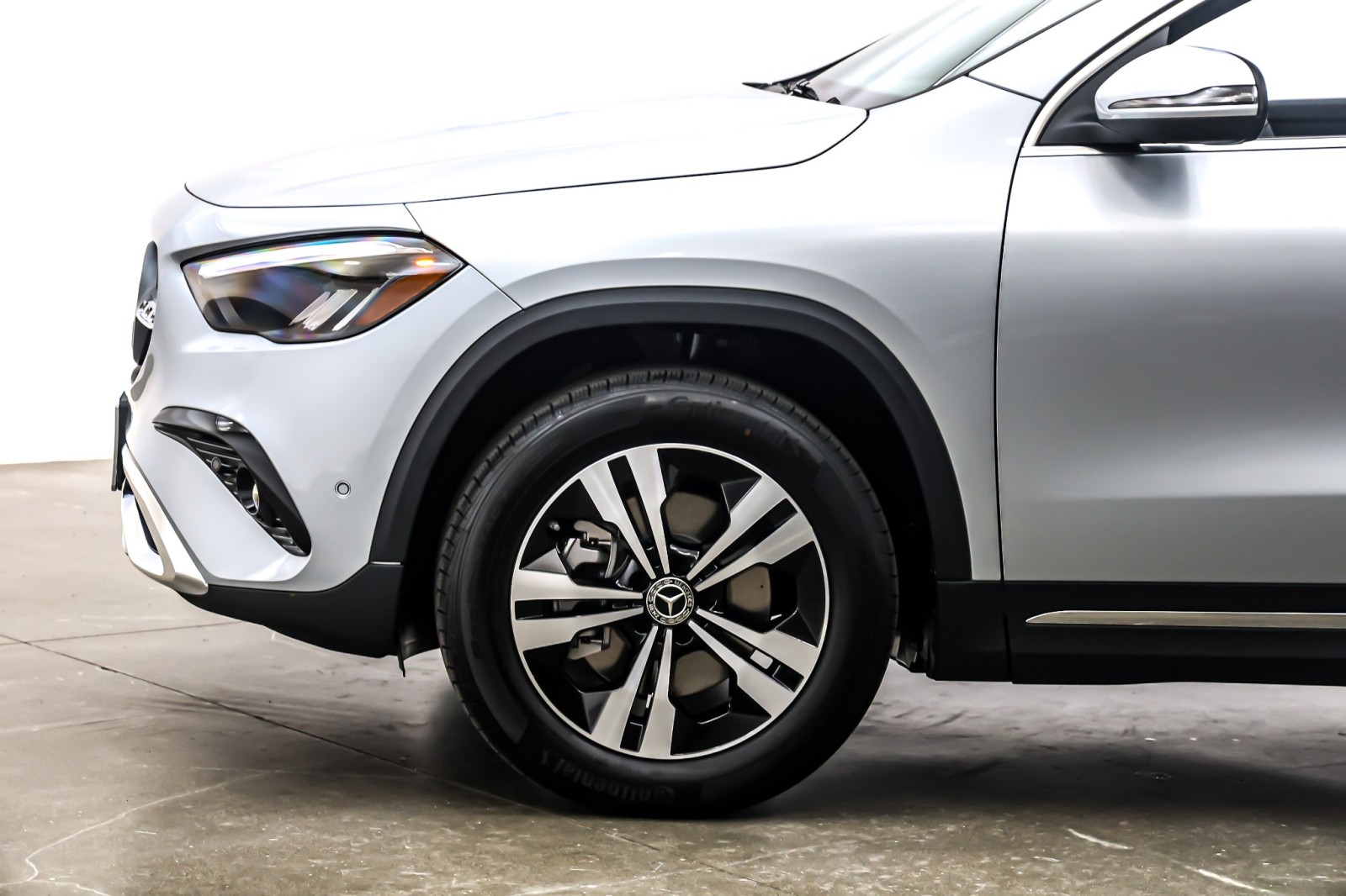 New 2026 Cirrus Silver Metallic Mercedes-Benz GLA 250 image 10