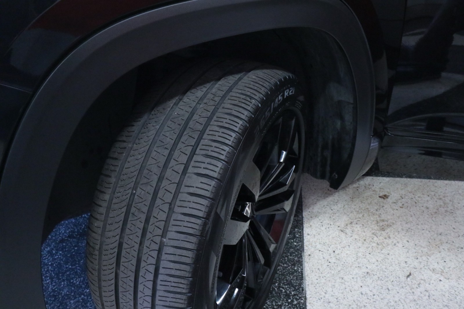 Used Car 2023 Volkswagen Atlas  3.6l V6 Sel Premium R-line For Sale Under $40,000 In Austin, Texas