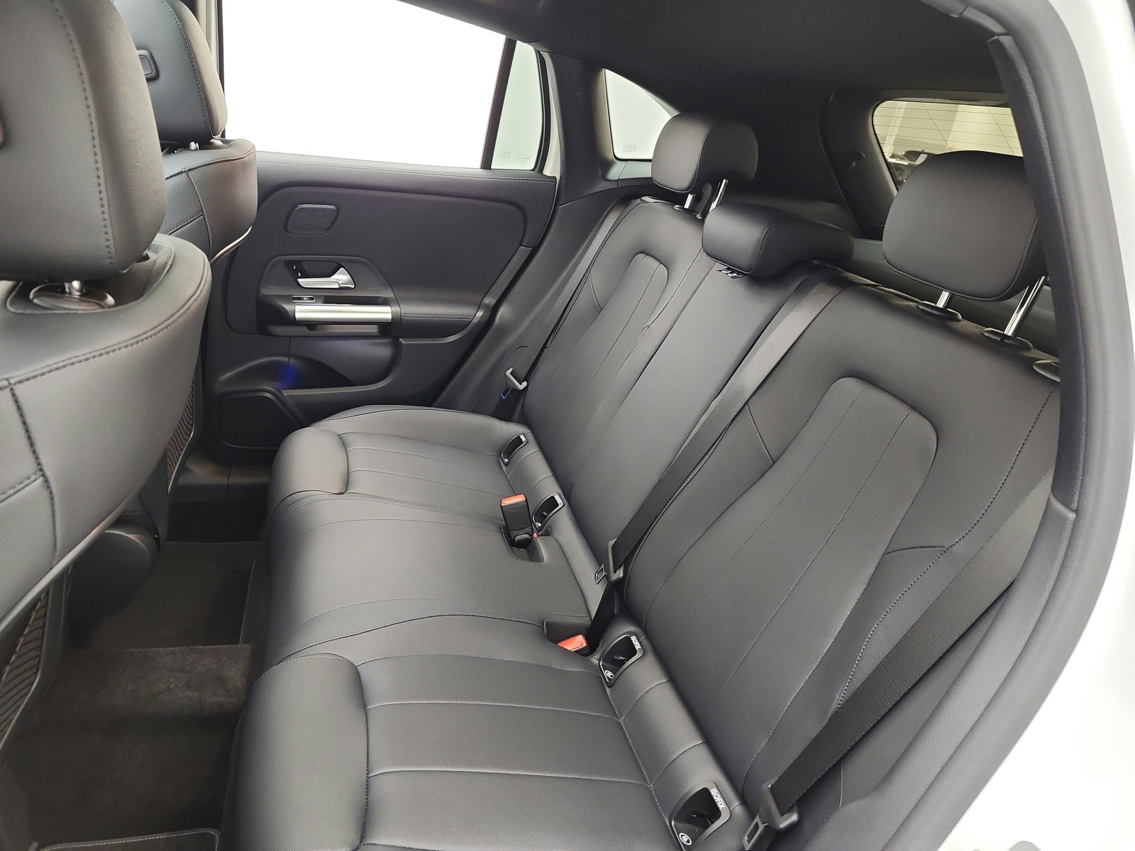New 2026 Polar White Mercedes-Benz GLA 250 SUV image 11