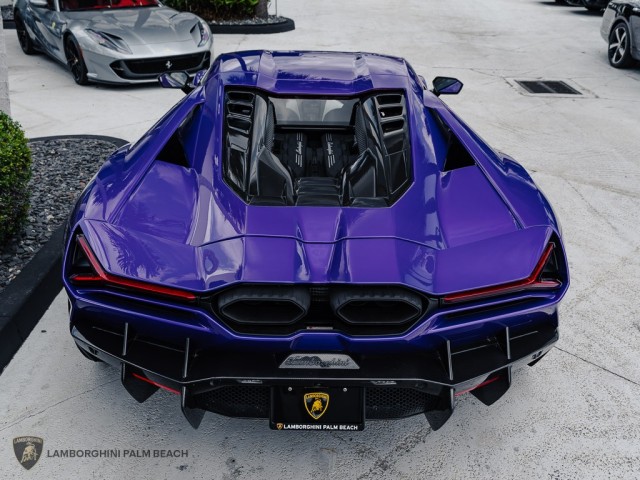 Lamborghini Revuelto