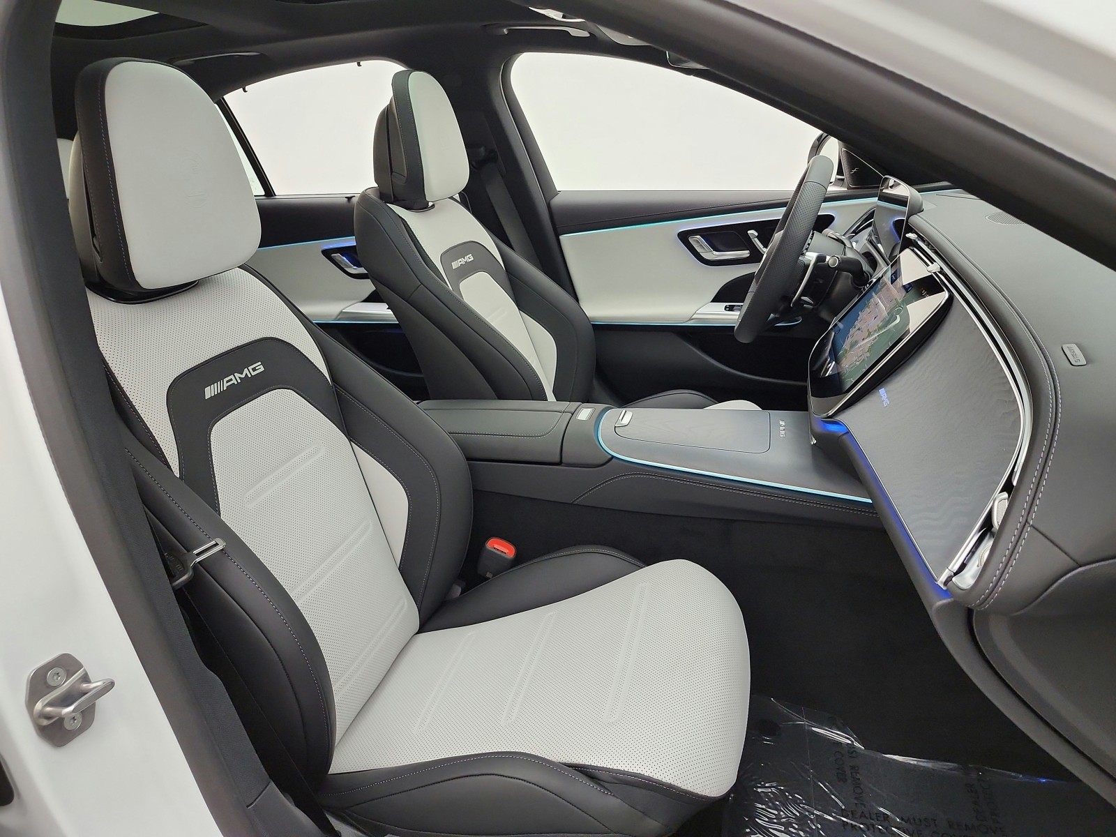 New 2027 MANUFAKTUR Moonlight White Magno Mercedes-Benz AMG® E 53 Hybrid Sedan image 14