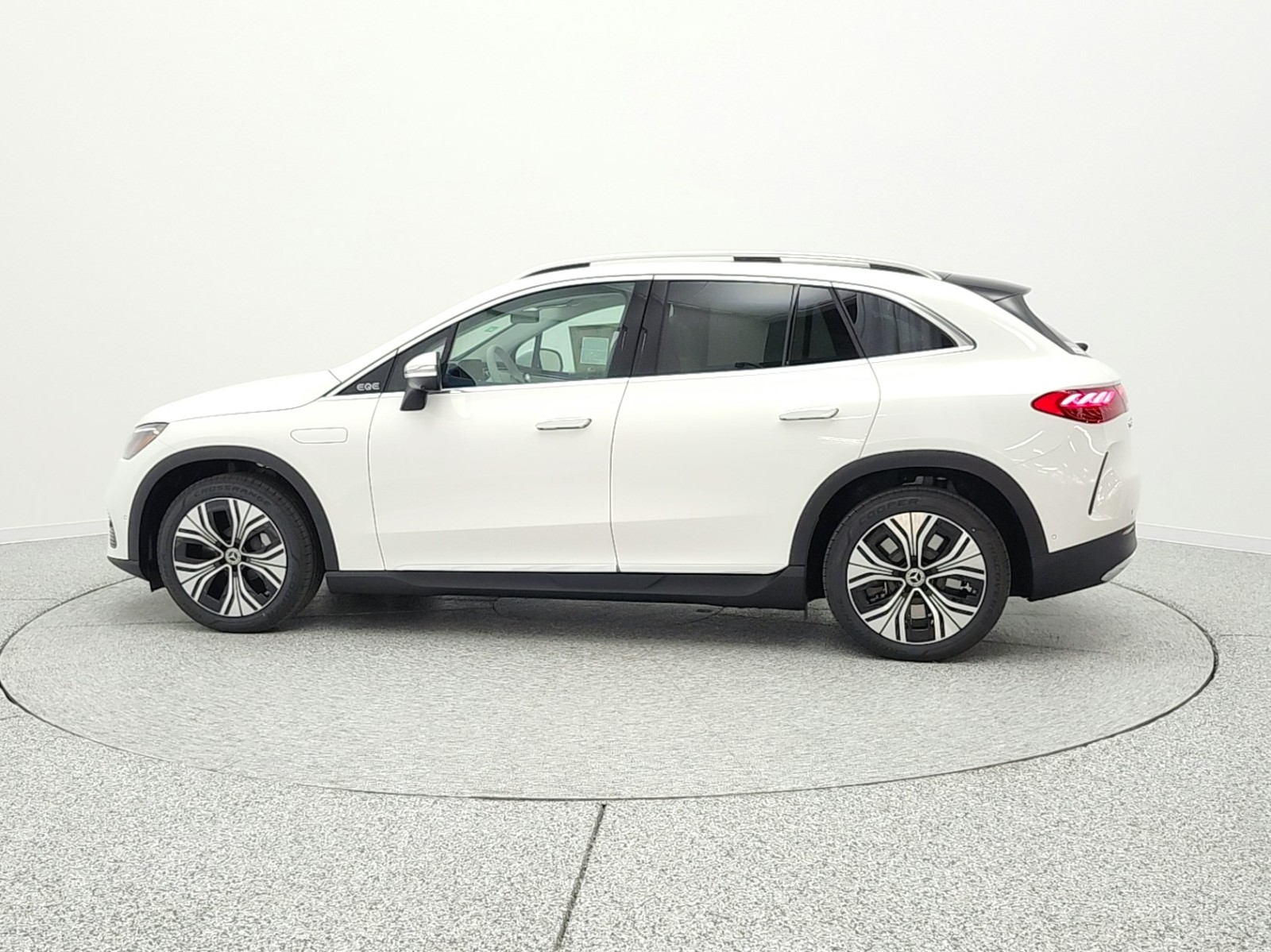 New 2026 Polar White Mercedes-Benz EQE 320+ SUV image 8