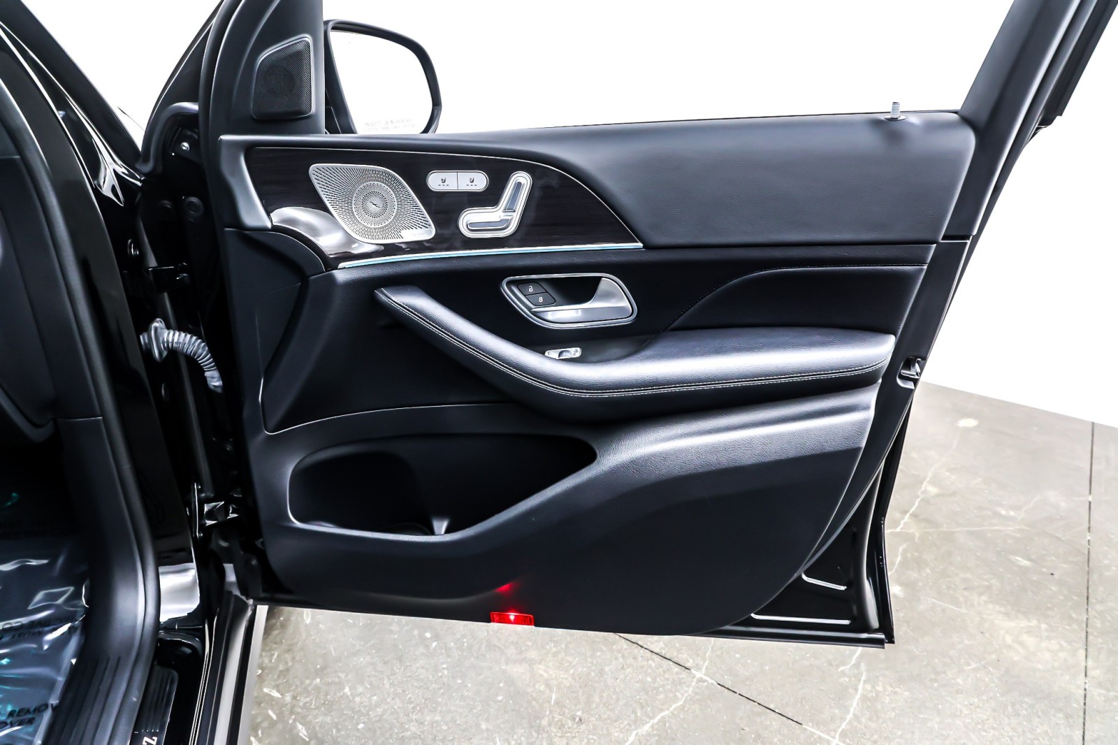 Used 2022 Black Mercedes-Benz GLE 350 SUV image 25