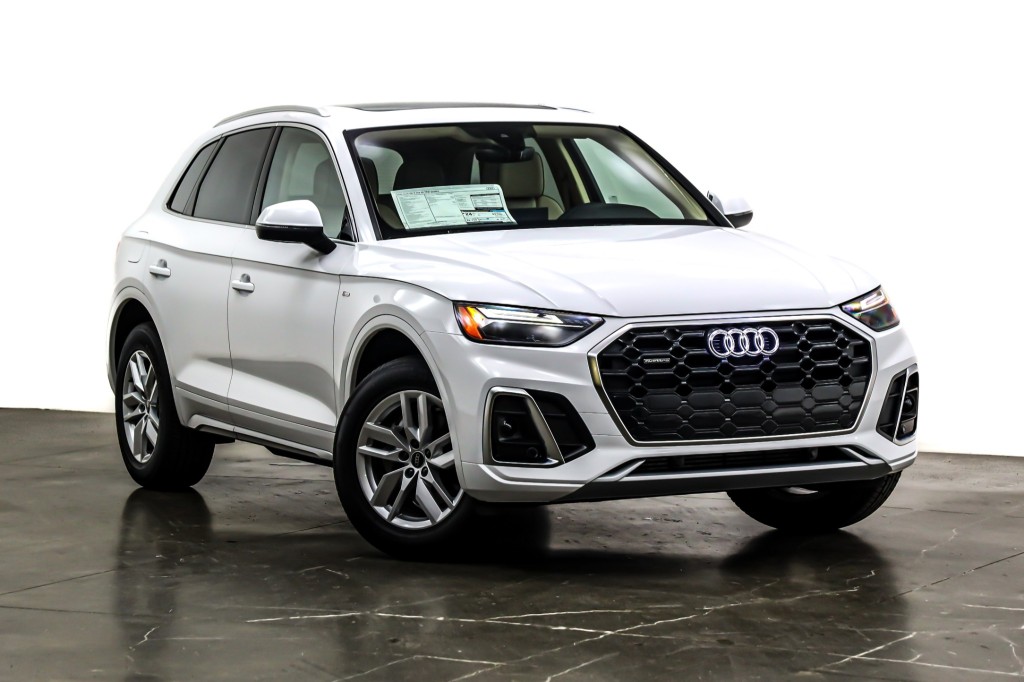 New 2024 Audi Q5 S line Premium 45 TFSI quattro SUV in 1275 Bristol St