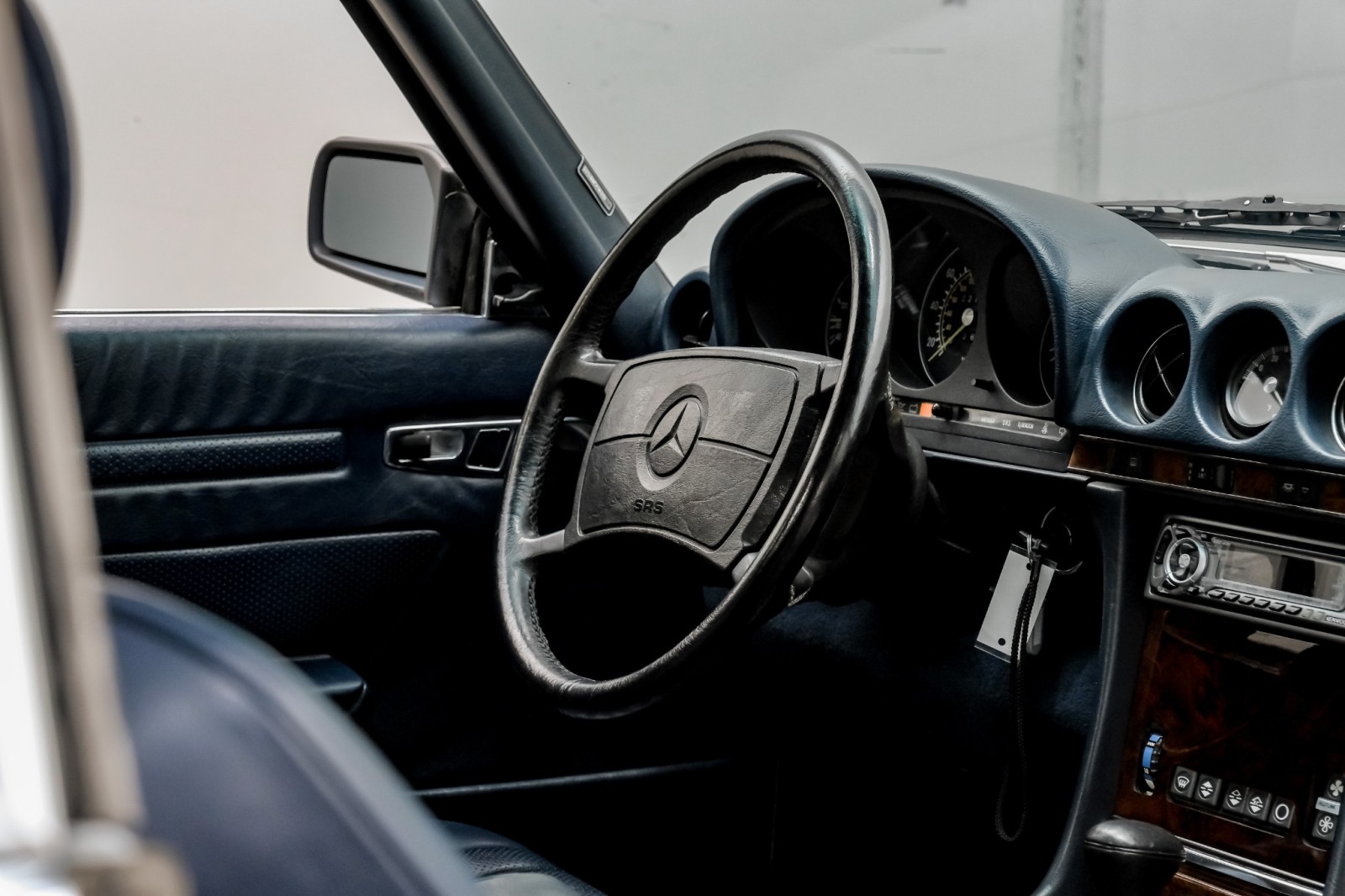 1986 Mercedes-Benz 560 Series Convertible 560SL 17