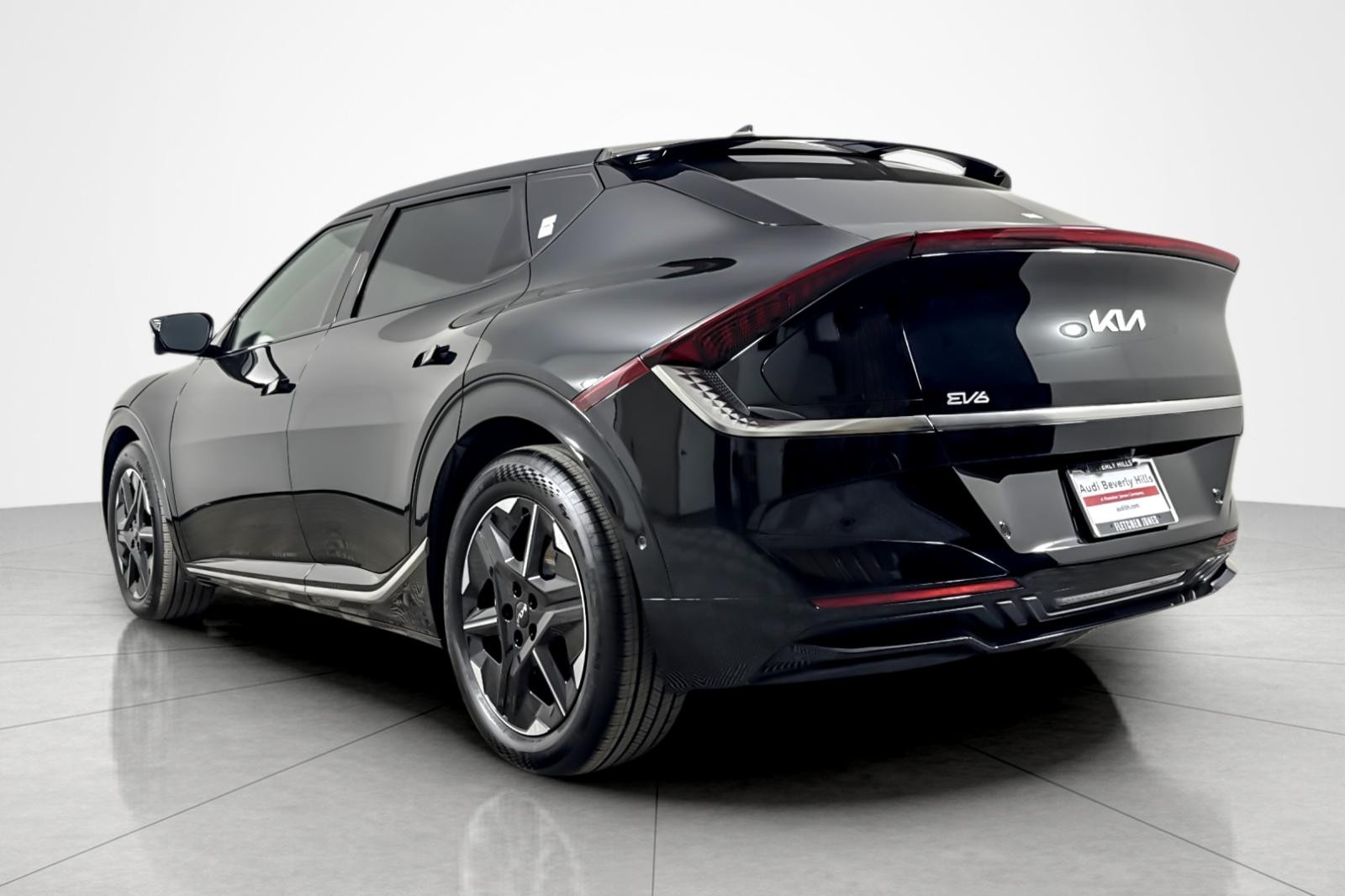 Used 2025 Ebony Black Kia Light Long Range AWD image 3