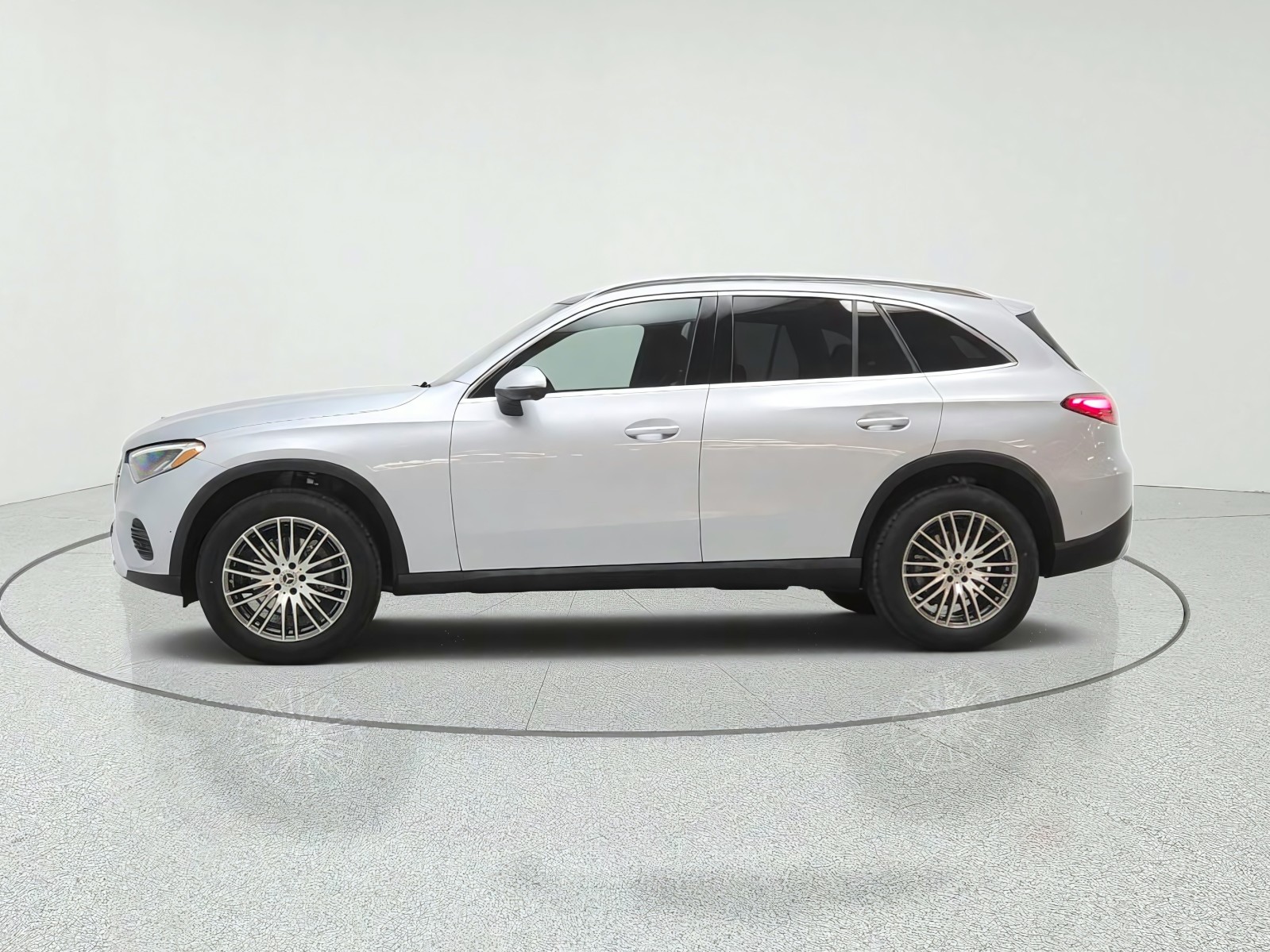 New 2027 Cirrus Silver Metallic Mercedes-Benz GLC 300 SUV image 8