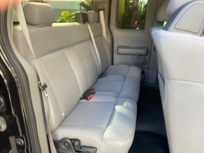 2006 Ford F-150 STX 4 DOOR LOW MILES 92,223 in ,