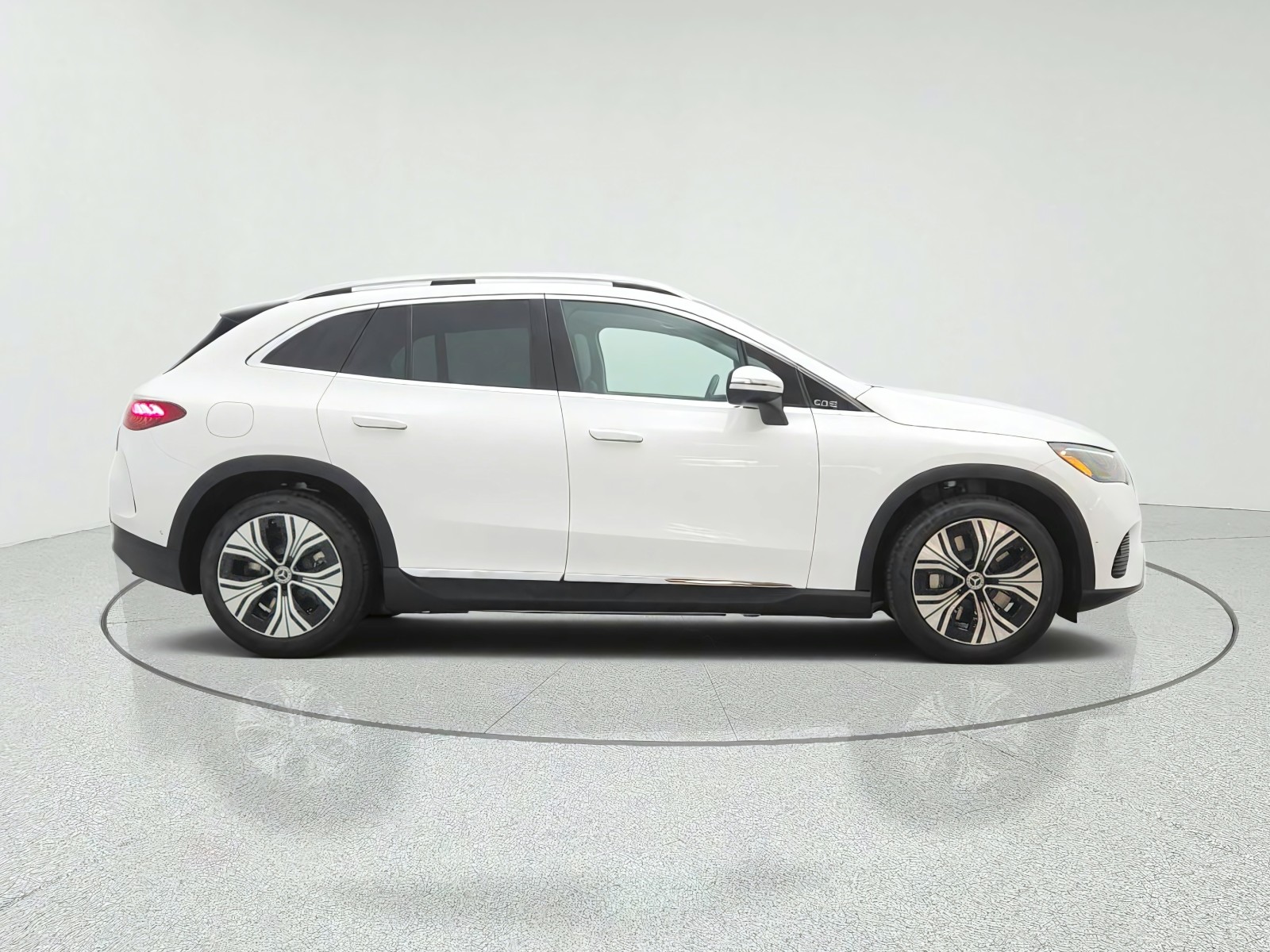 New 2027 Polar White Mercedes-Benz EQE 320+ SUV image 4