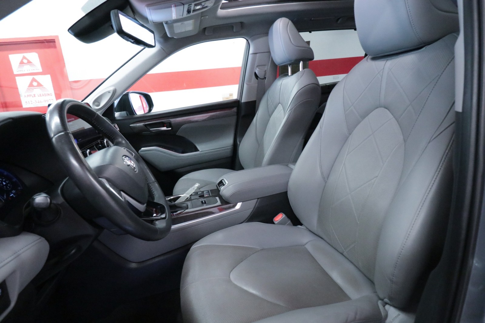 Used Car 2023 Toyota Highlander  Platinum For Sale Under $40,000 In Austin, Texas