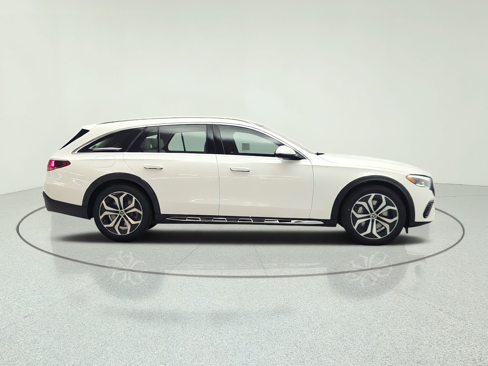 New 2027 Polar White Mercedes-Benz E 450 4MATIC® All-Terrain Wagon image 4