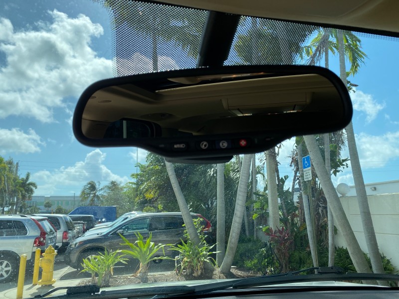 2010 Cadillac Escalade SUNROOF NAV Premium LOW MILES 66,933 in ,
