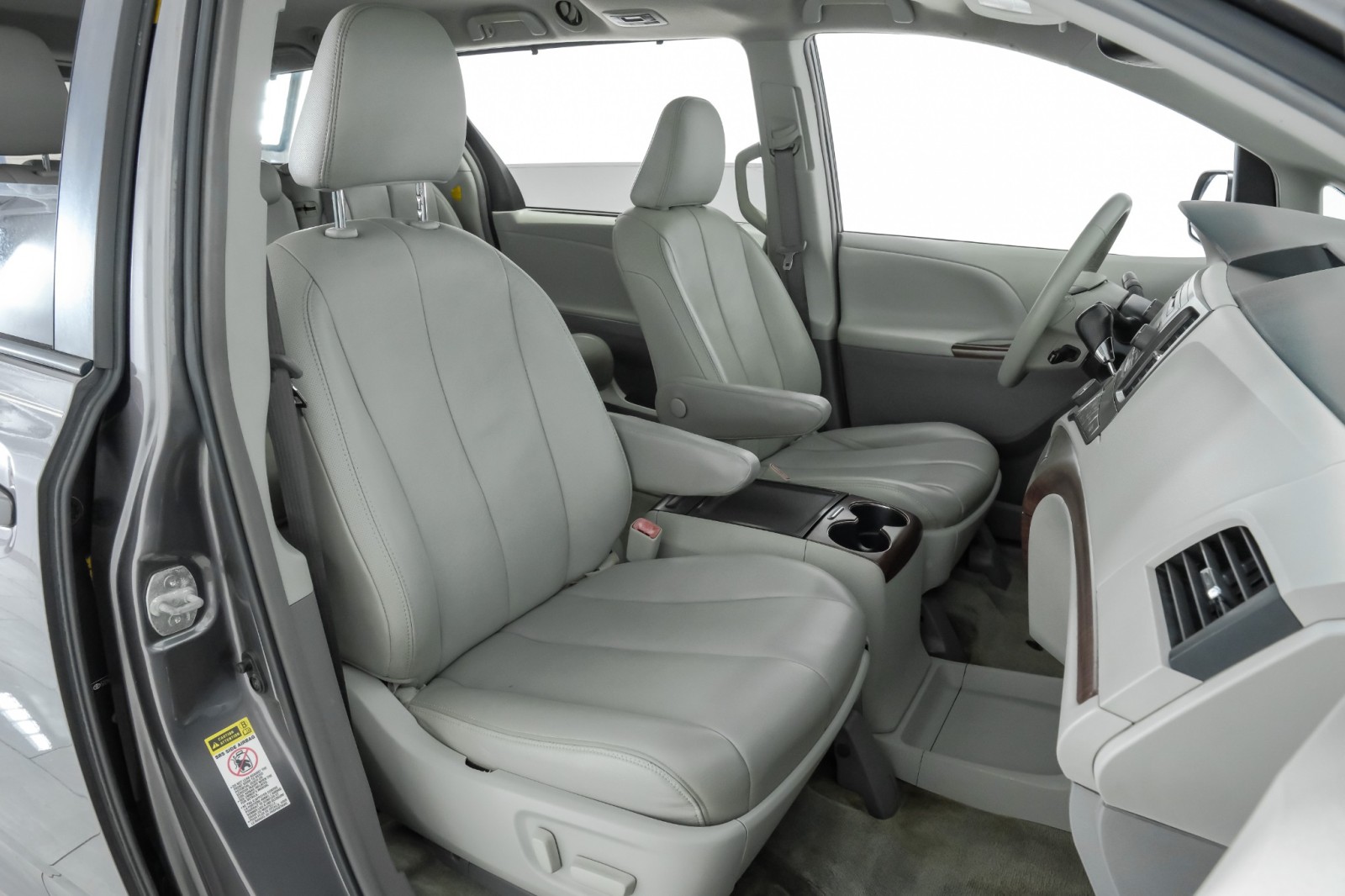 2013 Toyota Sienna XLE 8 PASSENGER SUNROOF LEATHER HEATED SEATS REAR  33