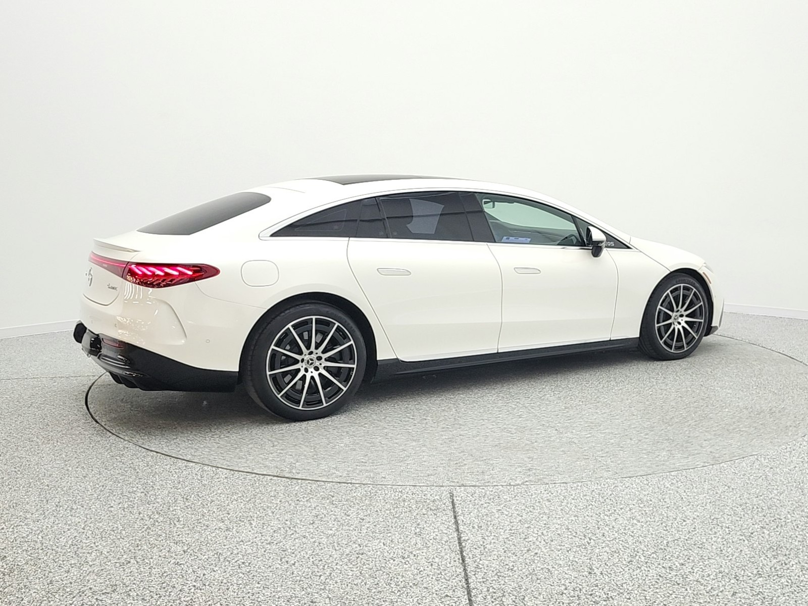 Certified Used 2023 MANUFAKTUR Diamond White Mercedes-Benz EQS 580 4MATIC® Sedan image 5