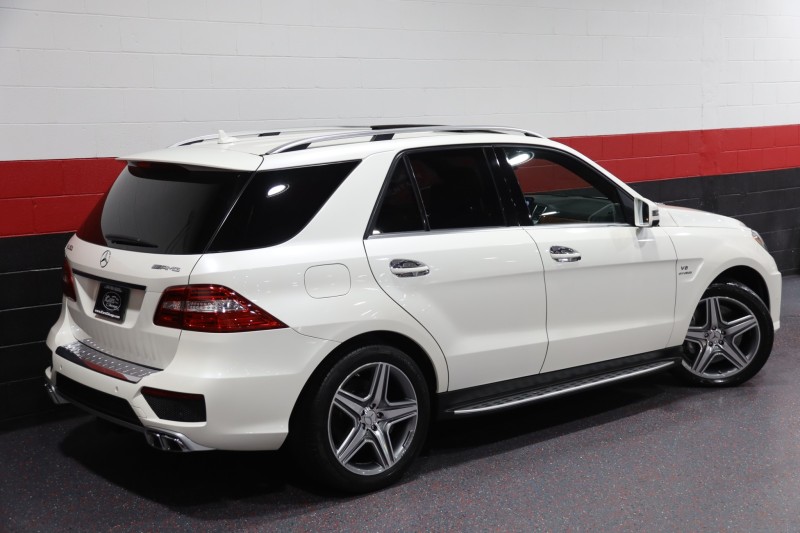 2013 Mercedes-Benz ML63 AMG 4-Matic 4dr Suv in , 