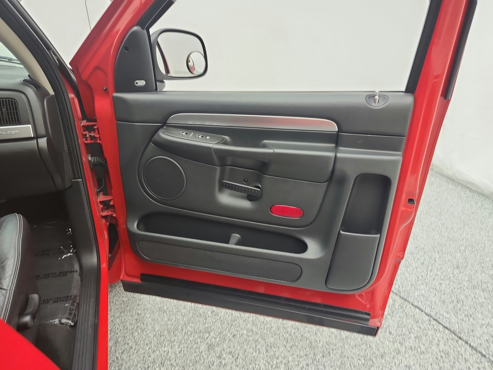 Used 2004 Flame Red Dodge 2dr Reg Cab 120.5 WB SRT-10 image 18