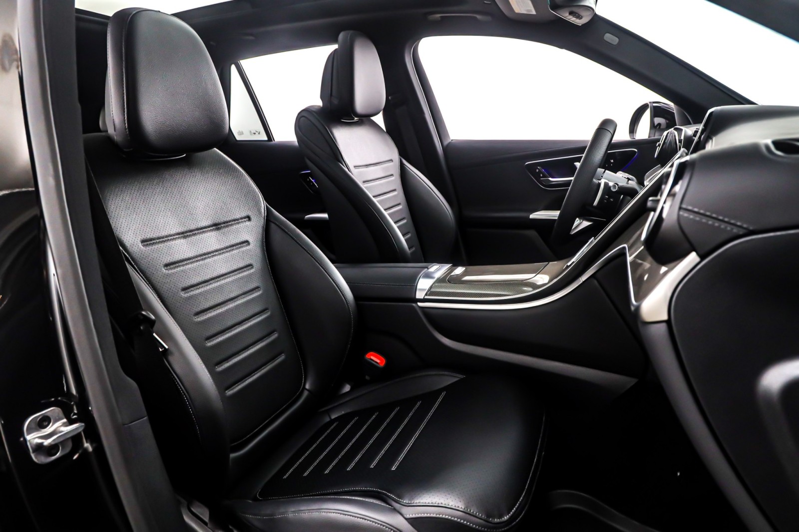 New 2026 Black Mercedes-Benz GLC 300 image 7